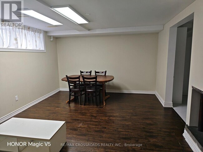 Photo du bâtiment - 17 Linwood Ave