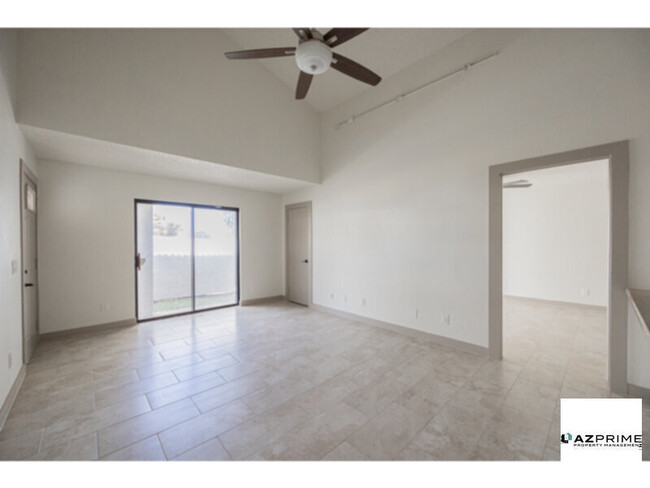 Building Photo - Stylish 3/3 Townhouse Near ASU - Gated Com...