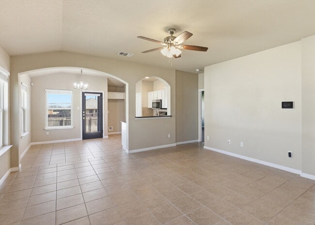 Building Photo - Move-In Ready 3 Bedroom Home with Granite Kitchen and Covered Patio!