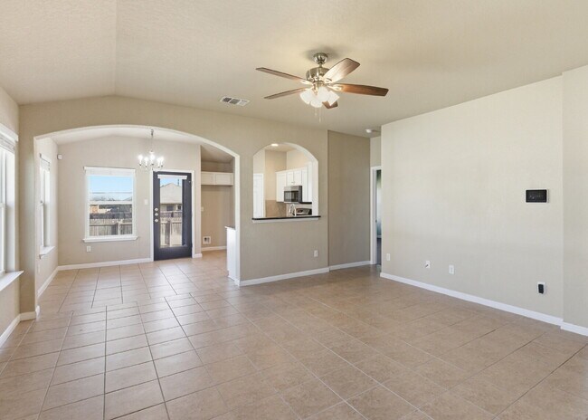 Foto del edificio - Move-In Ready 3 Bedroom Home with Granite Kitchen and Covered Patio!
