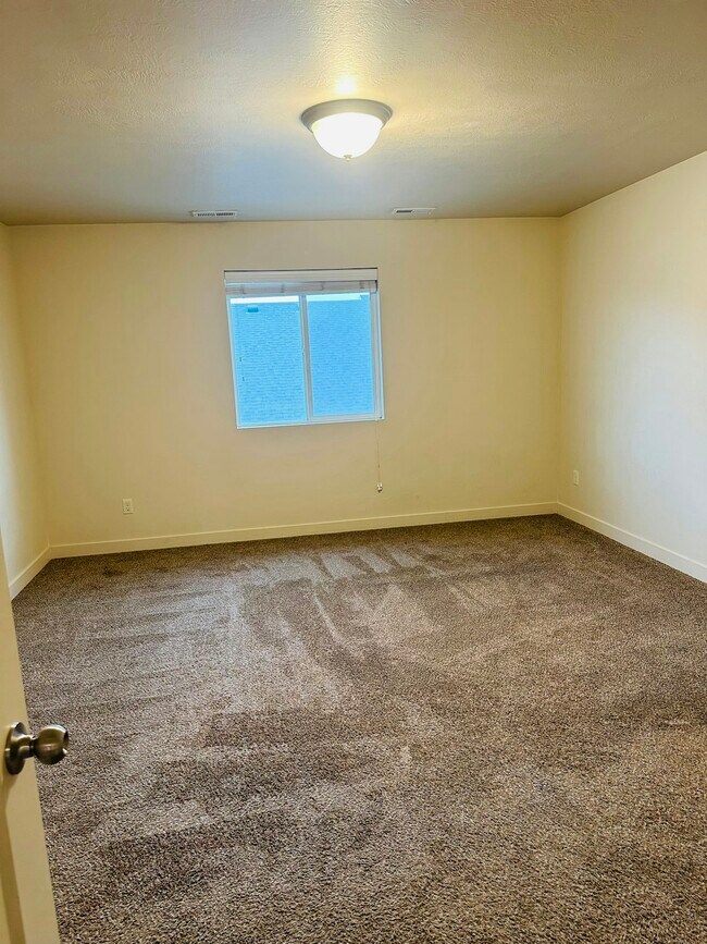 Foto del edificio - 212 N 750 E St