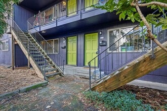 Building Photo - 123 SE 30th Pl
