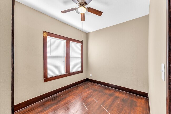 Foto del edificio - 3010 Avenue Q