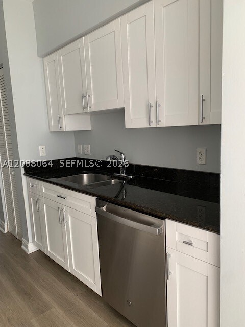 Foto del edificio - 2425 SW 27th Ave