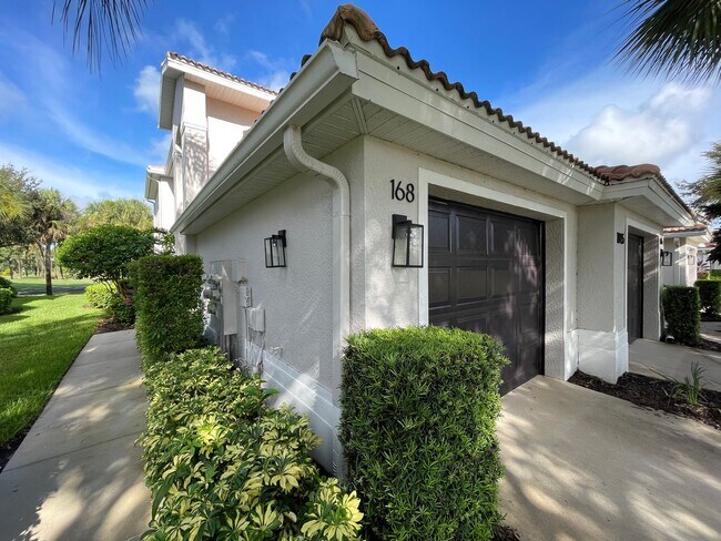 Foto del edificio - ANNUAL RENTAL - HERITAGE GREENS - 2 BR + DEN /2 BATH! GOLF COURSE VIEWS!!