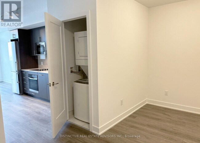 Photo du bâtiment - 2545 Simcoe St N