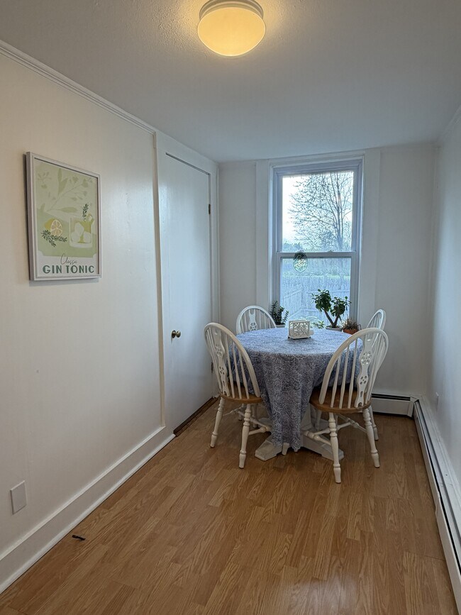 Rincón de cocina/comedor - 251 Locust St