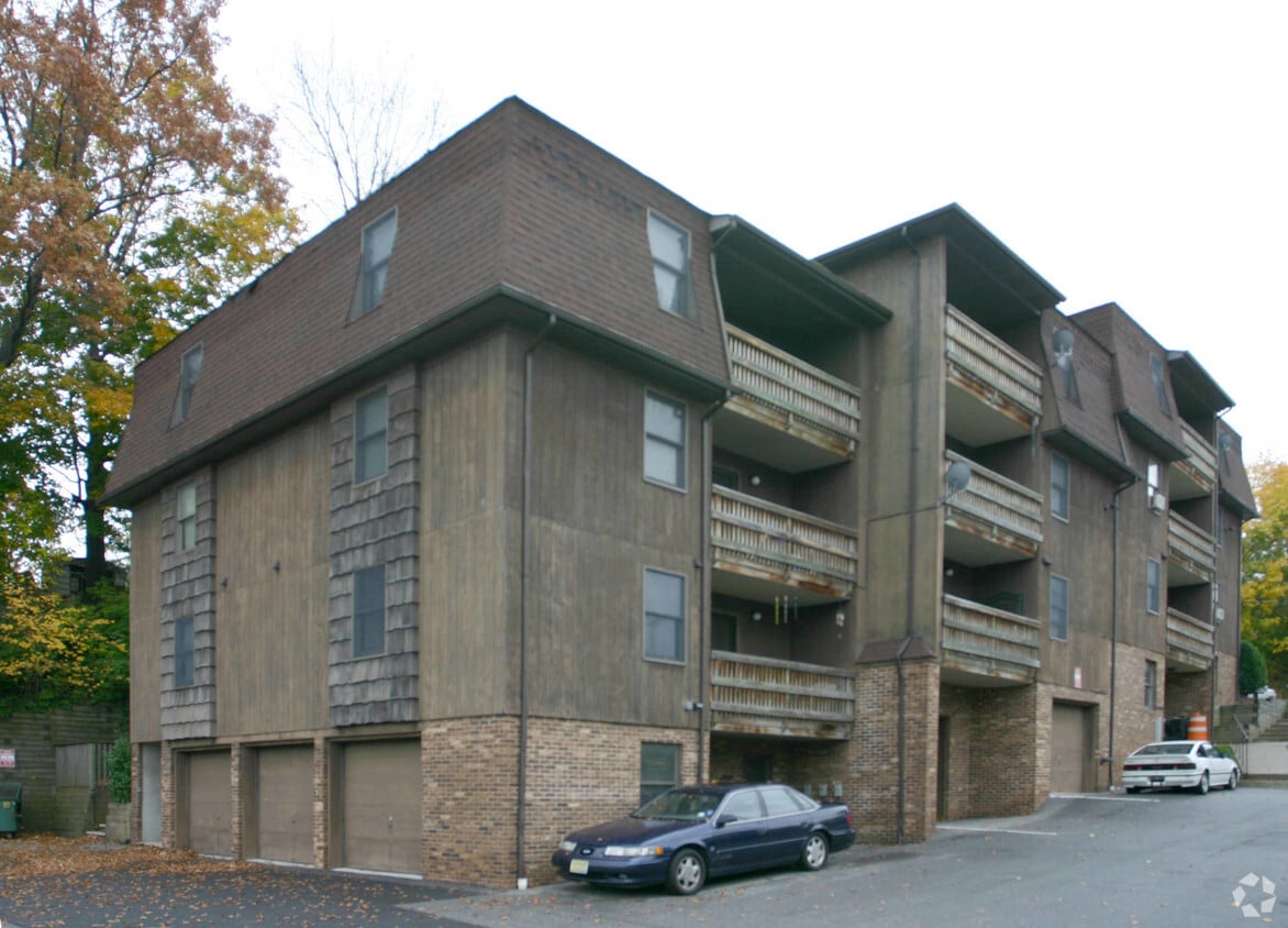 458464 Lafayette Ave, Passaic, NJ 07055 Apartments in Passaic, NJ