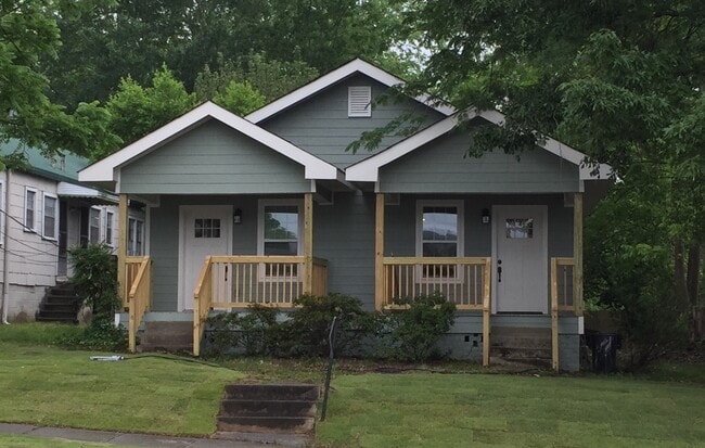 Building Photo - 1709 Oxmoor Rd