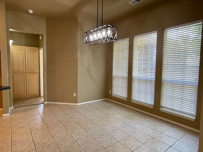 Foto del edificio - Beautiful 3 bed 2 bath home in a great loc...