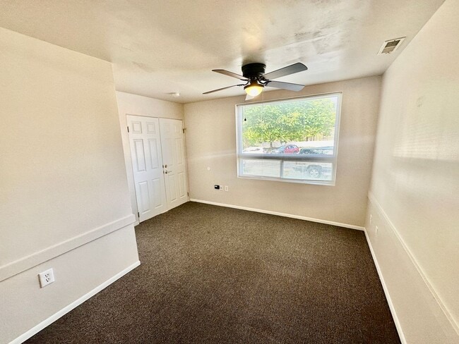 Building Photo - New on the Market!