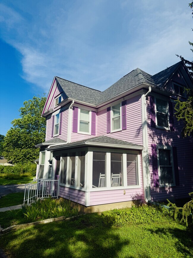 Foto del edificio - 1819 Northwestern Ave