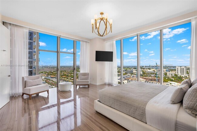 Foto del edificio - 9705 Collins Ave