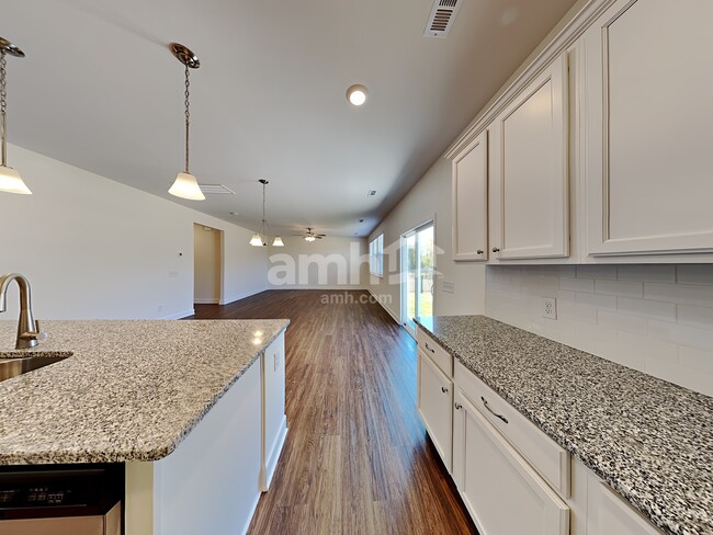 Building Photo - 3031 Esquire Dr