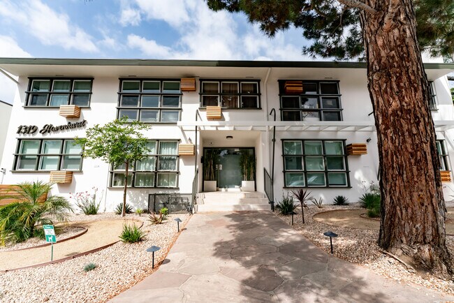 Foto del edificio - 1319 Havenhurst Dr