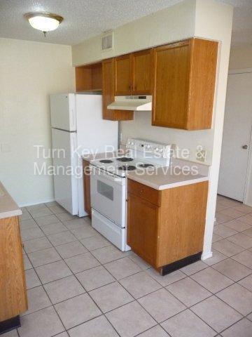 Foto del edificio - 8129 Foxfire Ln