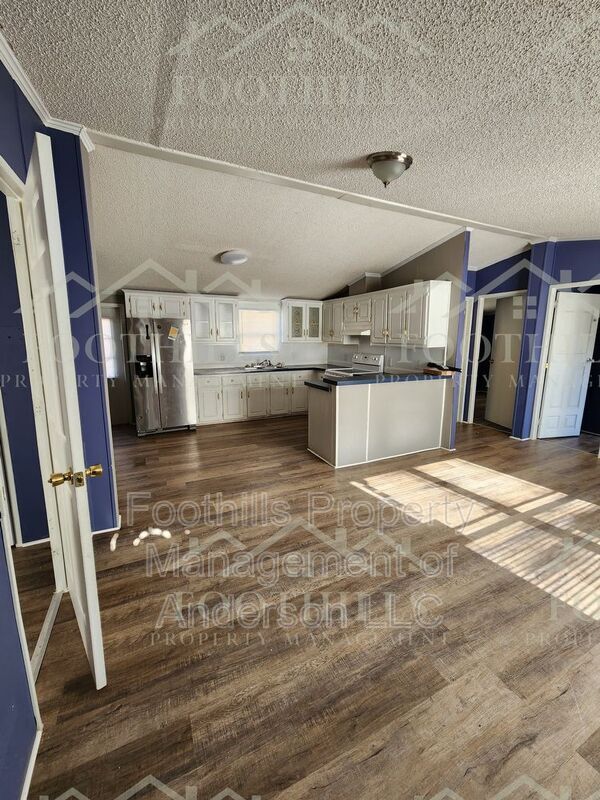Building Photo - 91 Lemans Dr