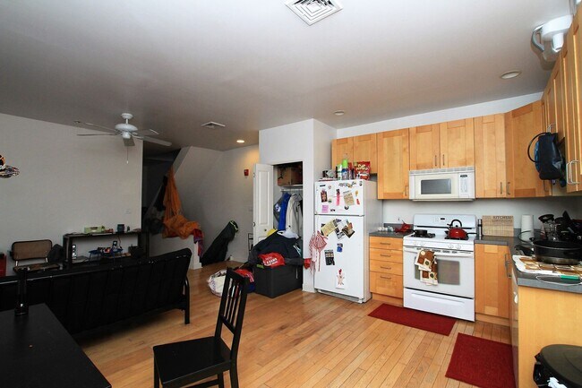 Building Photo - Spacious two bedroom unit located in the best area in northern liberties