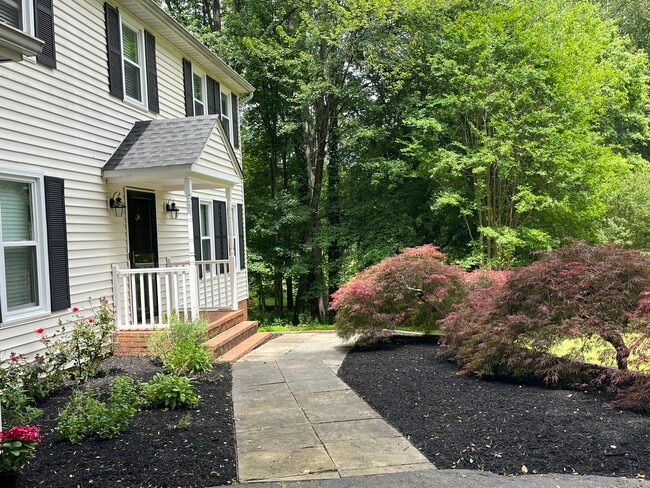 Building Photo - 7204 Woods Edge Ct