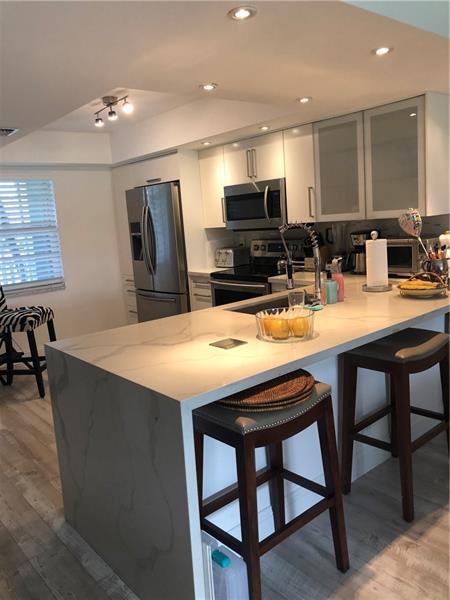Foto principal - 806 Cypress Grove Ln