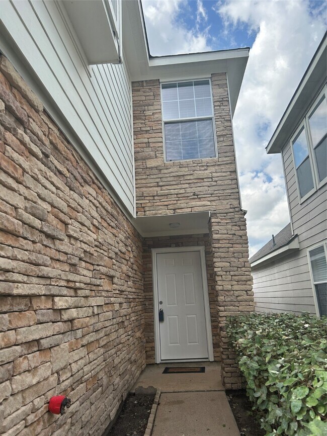 Foto del edificio - 7842 Winding Creek View