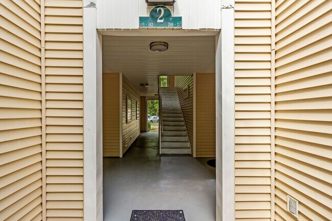 Foto del edificio - Charming & Convenient 2-Bedroom Condo in t...