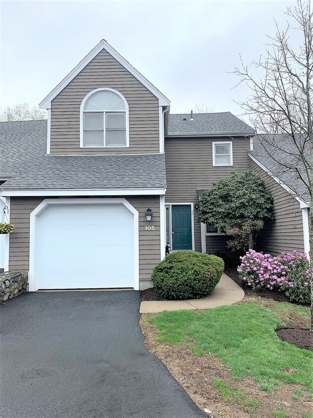 105 Forest Dr, Waltham, MA 02452 Apartments 105