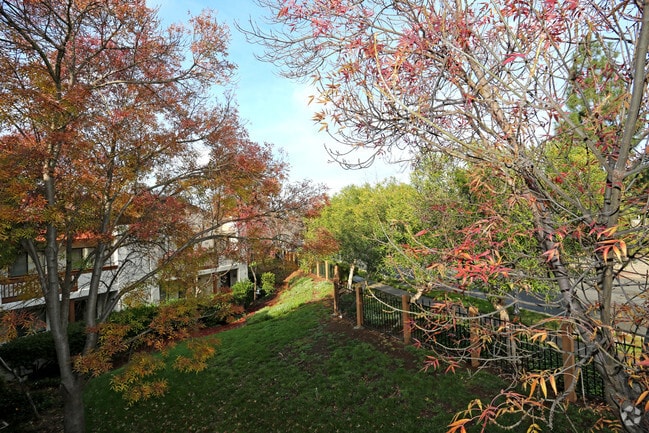 Building Photo - Greentree Terrace Apartments
