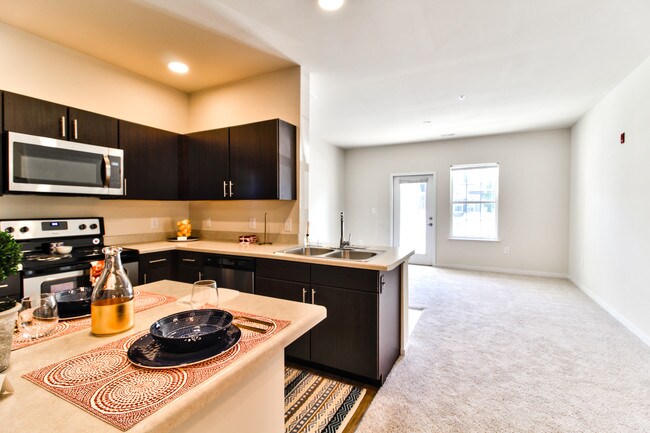 Aventura At Maryland Oaks Apartments Saint Louis Mo Apartments Com