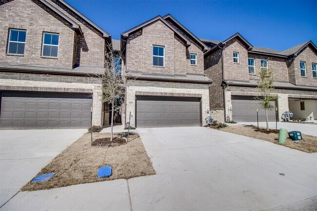 2421 Ash Ln, Dallas, TX 75215 Condo for Rent in Dallas