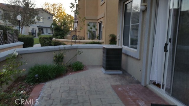 Building Photo - 465 N Castletown