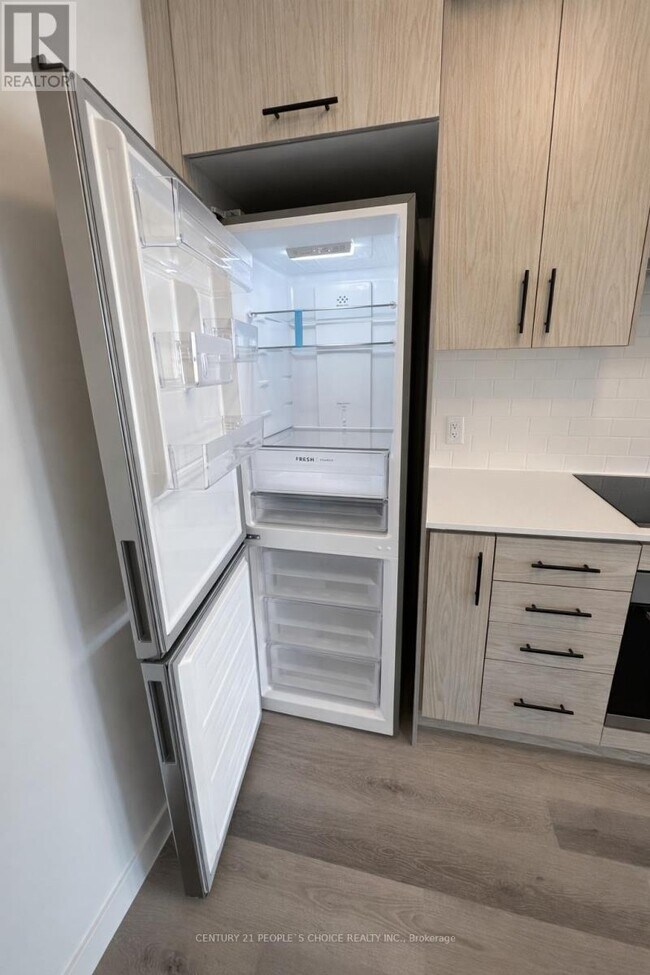 Building Photo - 461 Green Rd