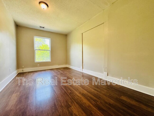Foto del edificio - 2204 Robbins St