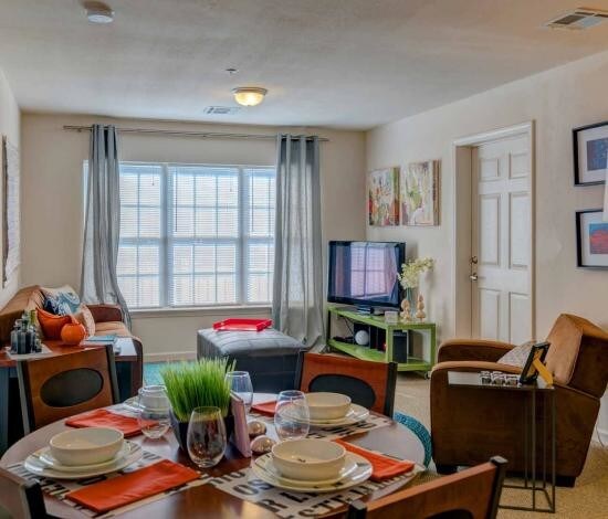Foto principal - 1064 Dunn Ave