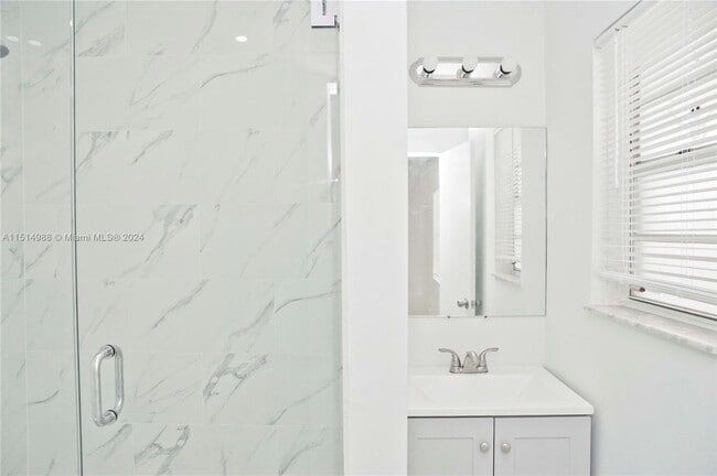 Foto del edificio - 4109 N Ocean Dr