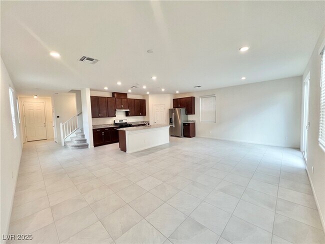 Foto del edificio - 7023 Bard Ave