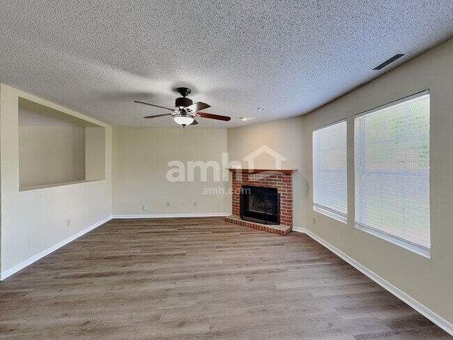 Foto del edificio - 2940 Hearthside Dr
