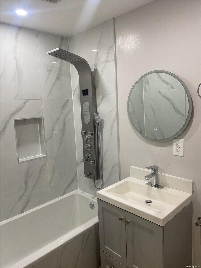 Foto del edificio - 113-42 Springfield Blvd