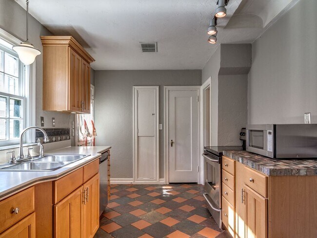Foto del edificio - 2304 NW 28th St