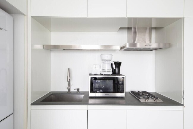 Foto del edificio - 70 W 45th St