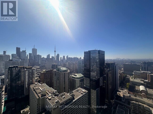 Photo du bâtiment - 386-3386 Yonge St