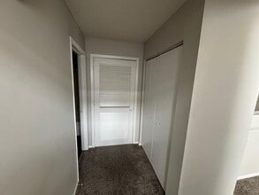 Building Photo - 1012 S 24th St