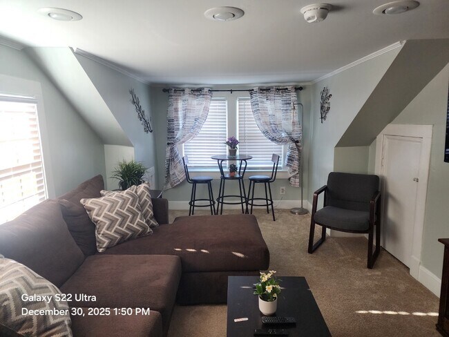 Sala de estar - 200 N Fourth St