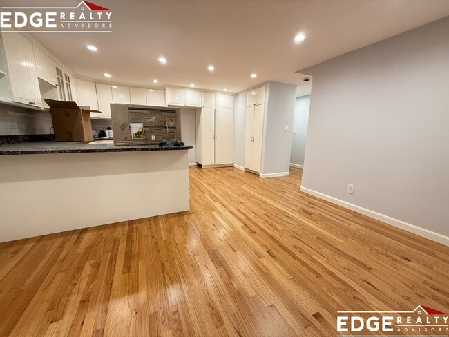 Building Photo - 39 Englewood Ave