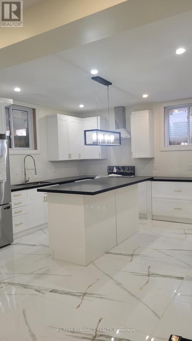 Building Photo - 66 Braywin Dr