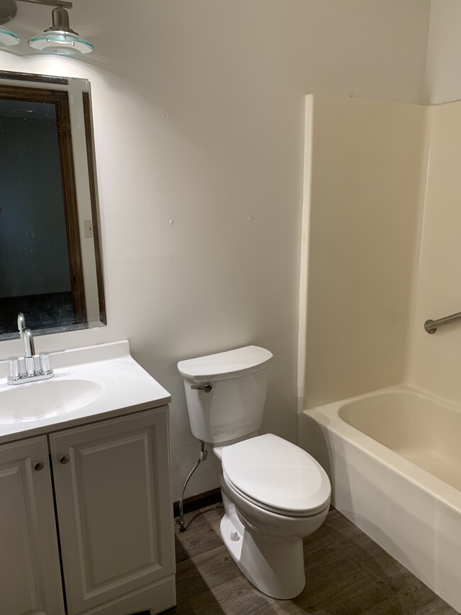 Building Photo - 179 Curly Smart Cir