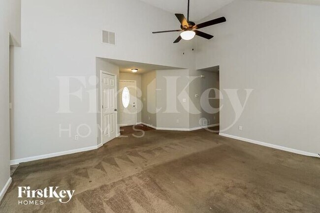 Foto del edificio - 2674 Candler Dr