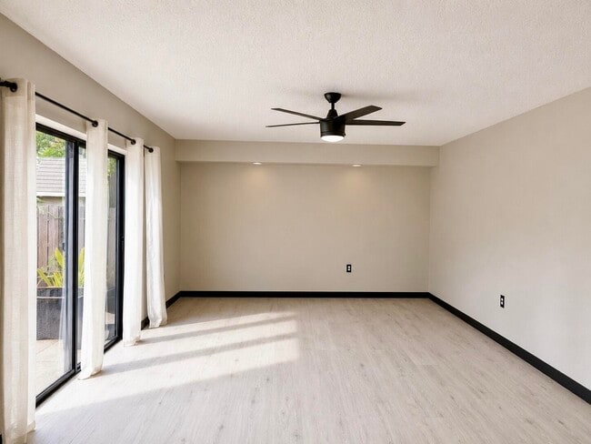 Building Photo - 1303 13th Way