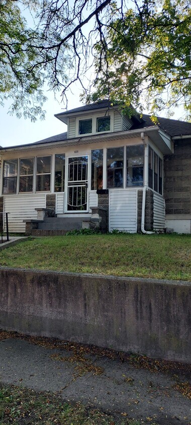 Foto principal - 1535 West St