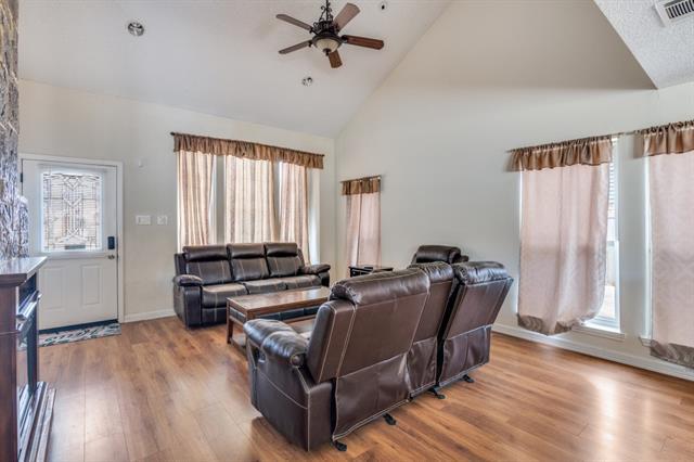 Foto del edificio - 7302 Dartmouth Dr